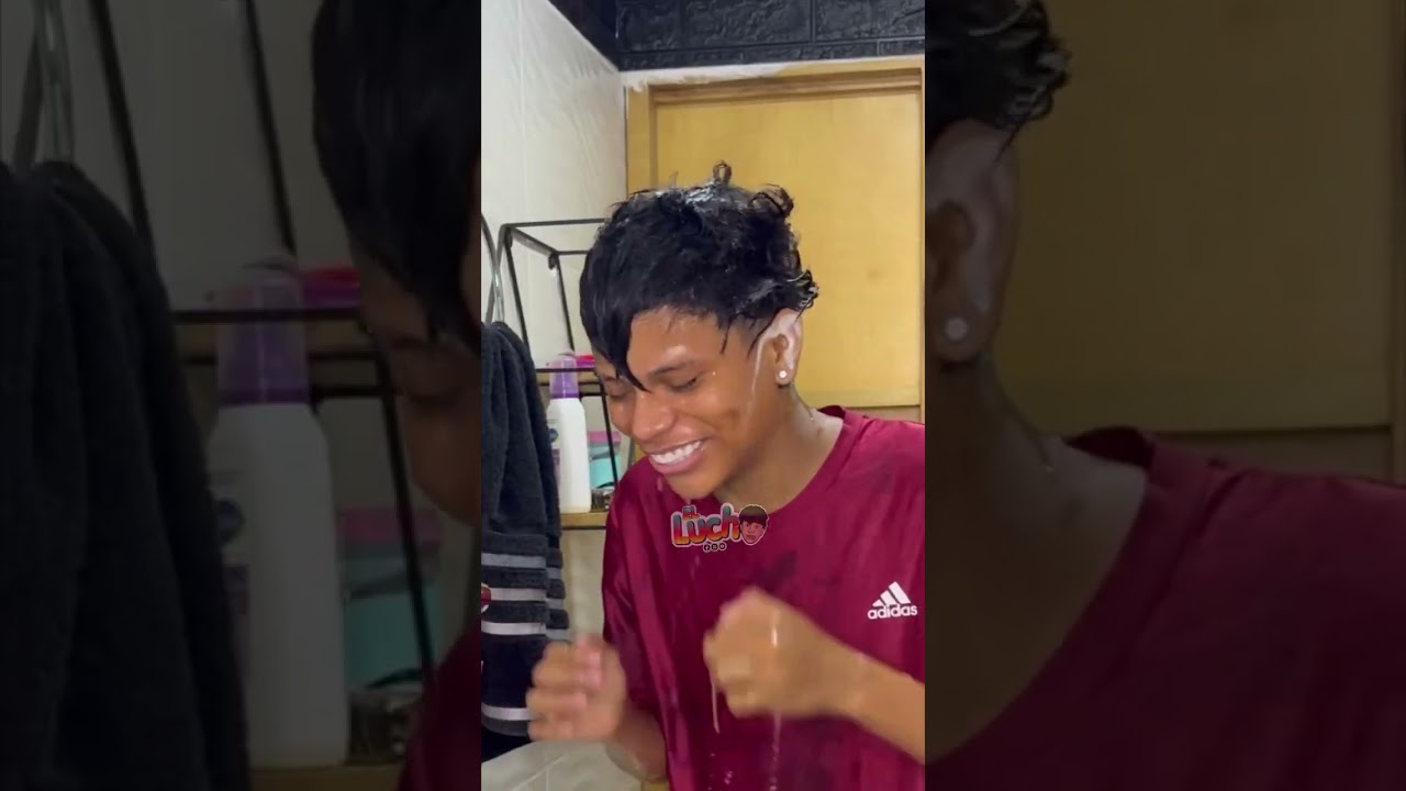 Él champú infinito🧴😂 ( David ya está pasado con estas bromas )😡