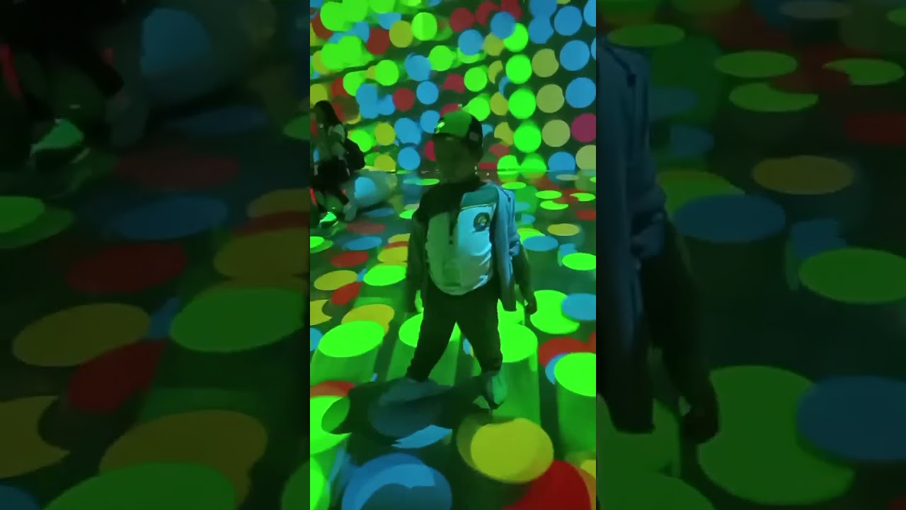 Glass Room and optical illusion 
