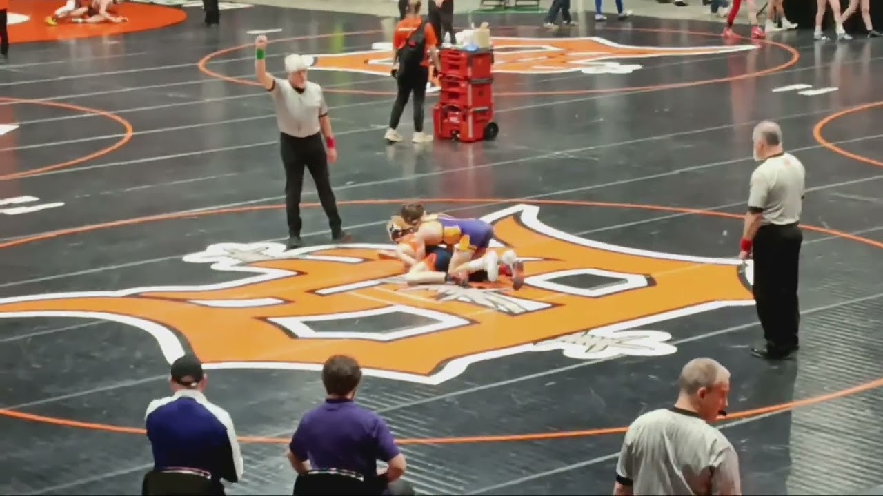 Cooper Wrestles ìn IESA State Wrestling Tournament Semi-Final 2025