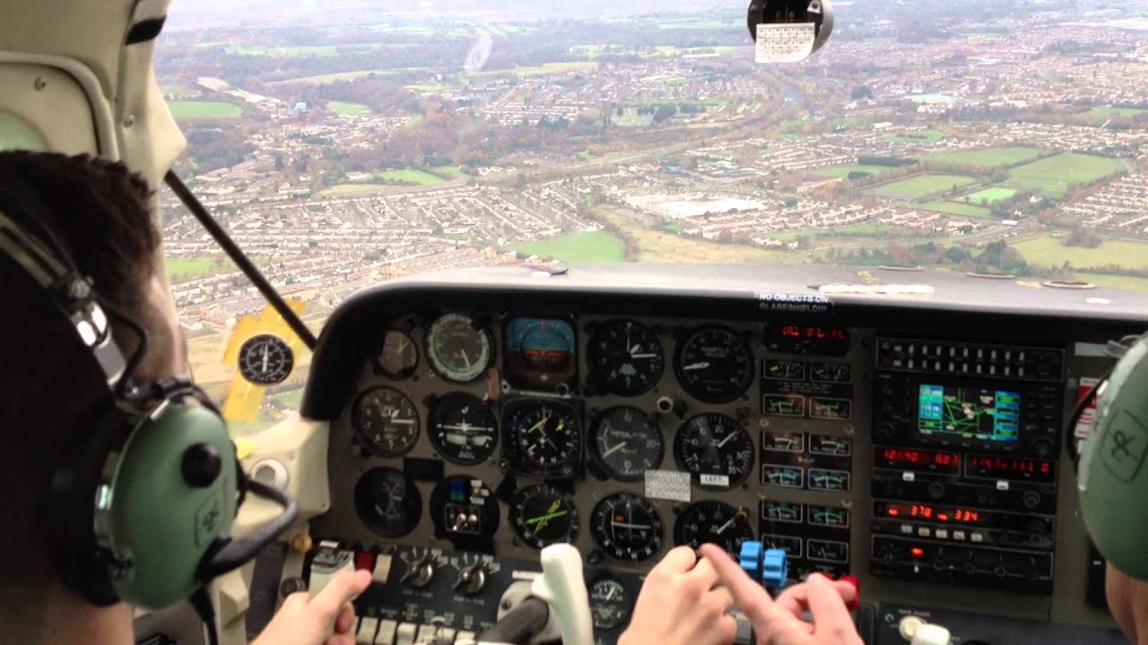 Visual Approach into Weston Airport (EIWT)