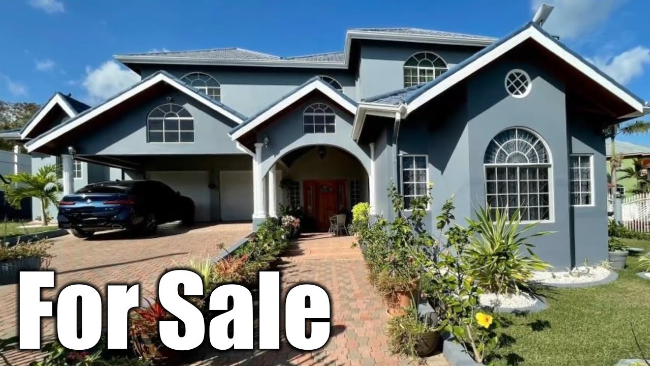 5 Bedrooms 4 Bathrooms House For Sale At Country Club Drive, May Pen, Clarendon, Jamaica