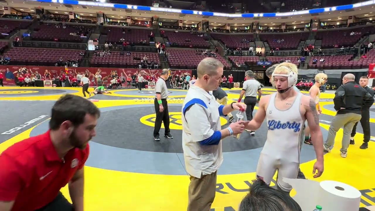 144 lbs D1 3rd Place Huggy Williams, Olentangy Liberty vs Cole Speer, Brecksville