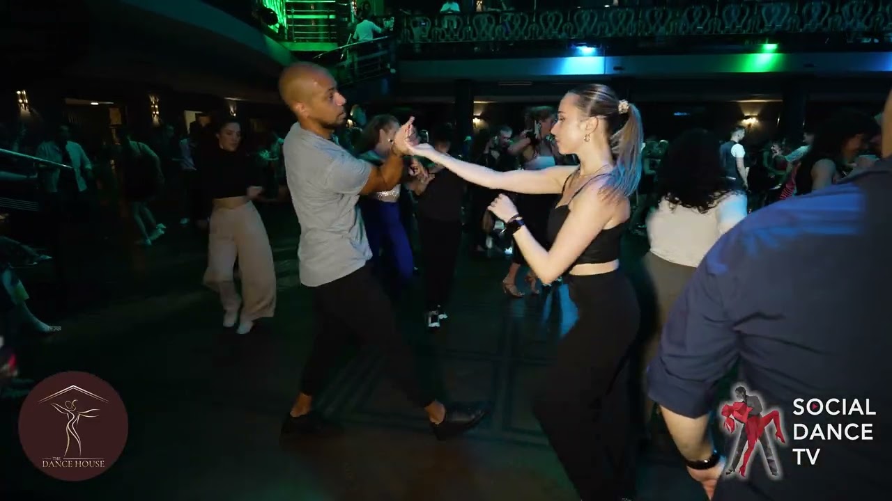 Mambo Social Dancing Back 2 Mambo Prague - Reggie and Kristina