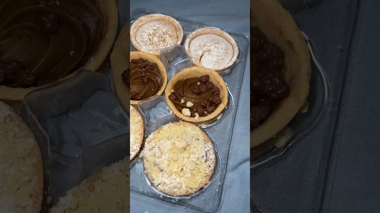 Valentine&rsquo;s Day Dessert Box & extra treats 🤩 #valentinesday #dessert #short #shorts  #fyp