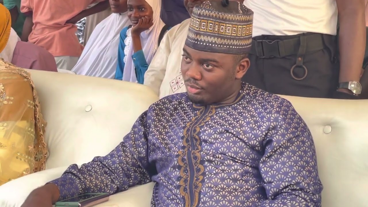 Azeez Ajobiewe For AmiOlohun