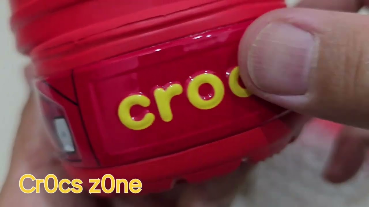 Review chi tiết đôi Crocs MCQueen 2025