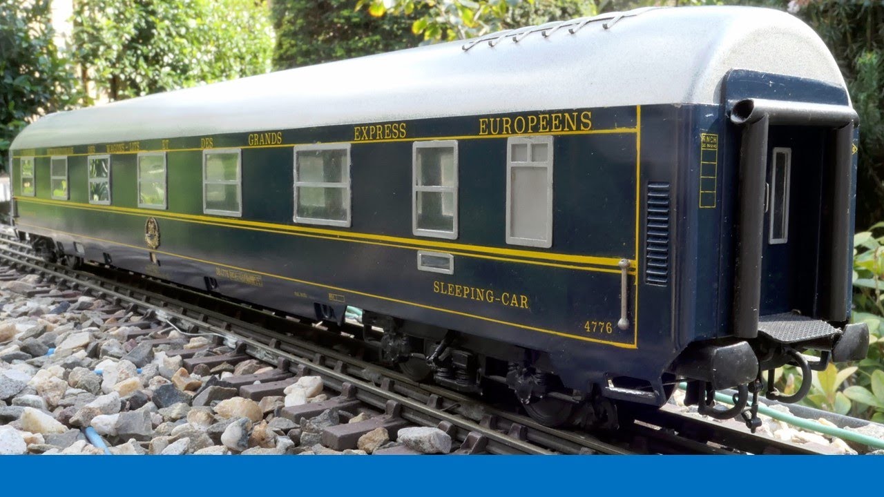 An 0 Gauge CIWL sleeper train with five different sleeping cars by Elettren and Fulgurex