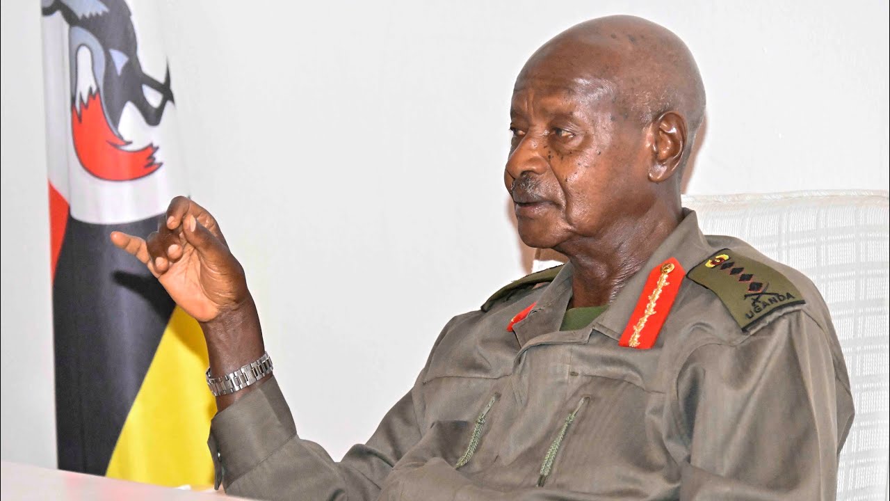 Museveni lectures UPDF officers at State House Entebbe