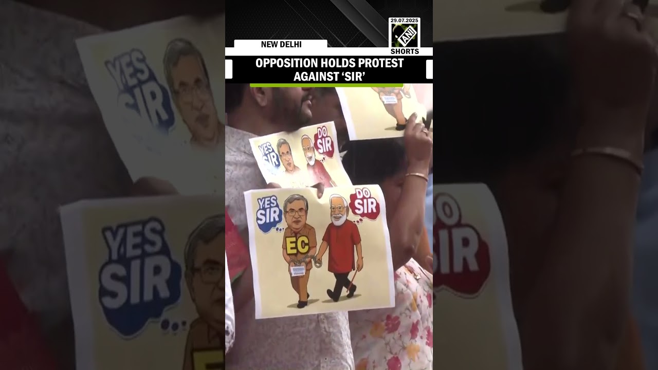 Opposition leaders hold protest outside Parliament against S.I.R in Bihar