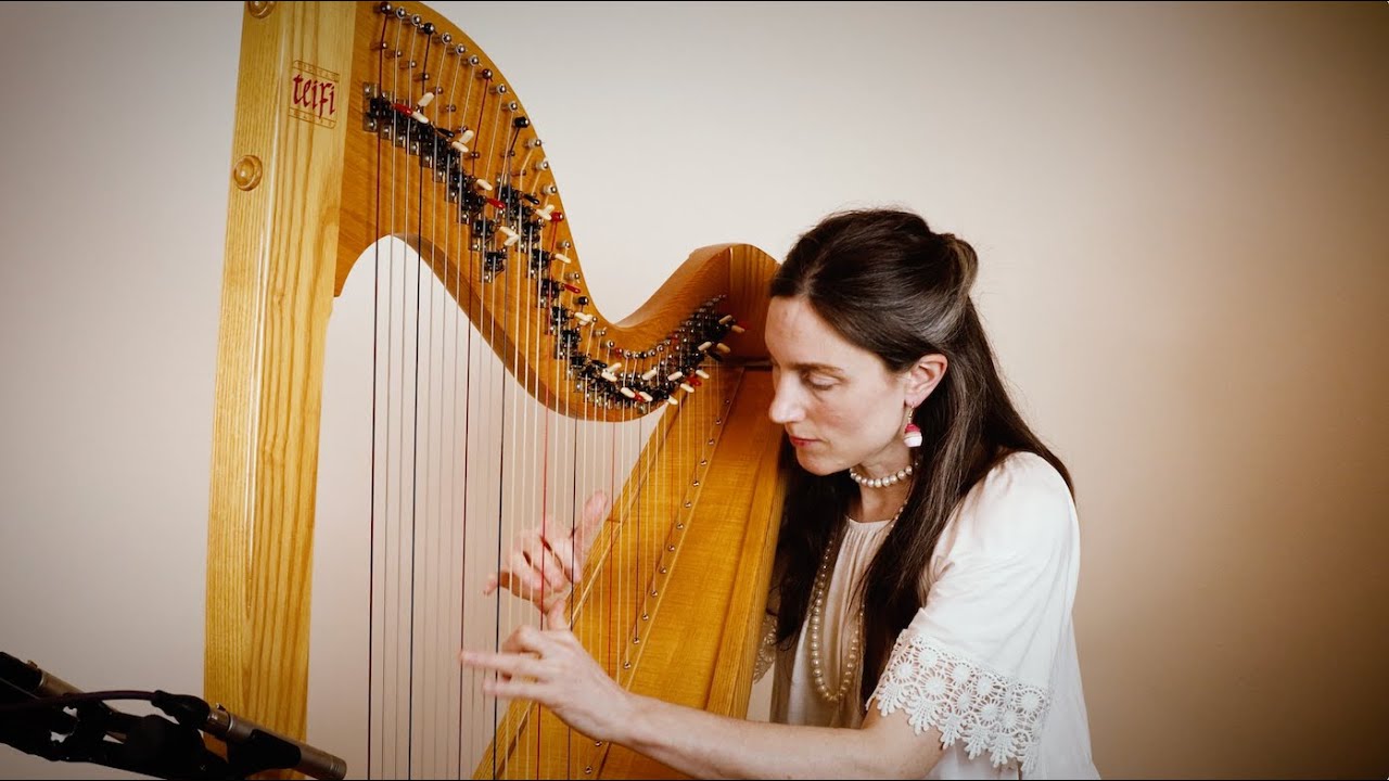 Lisa Lân - beautiful Welsh tune on the Celtic lever harp