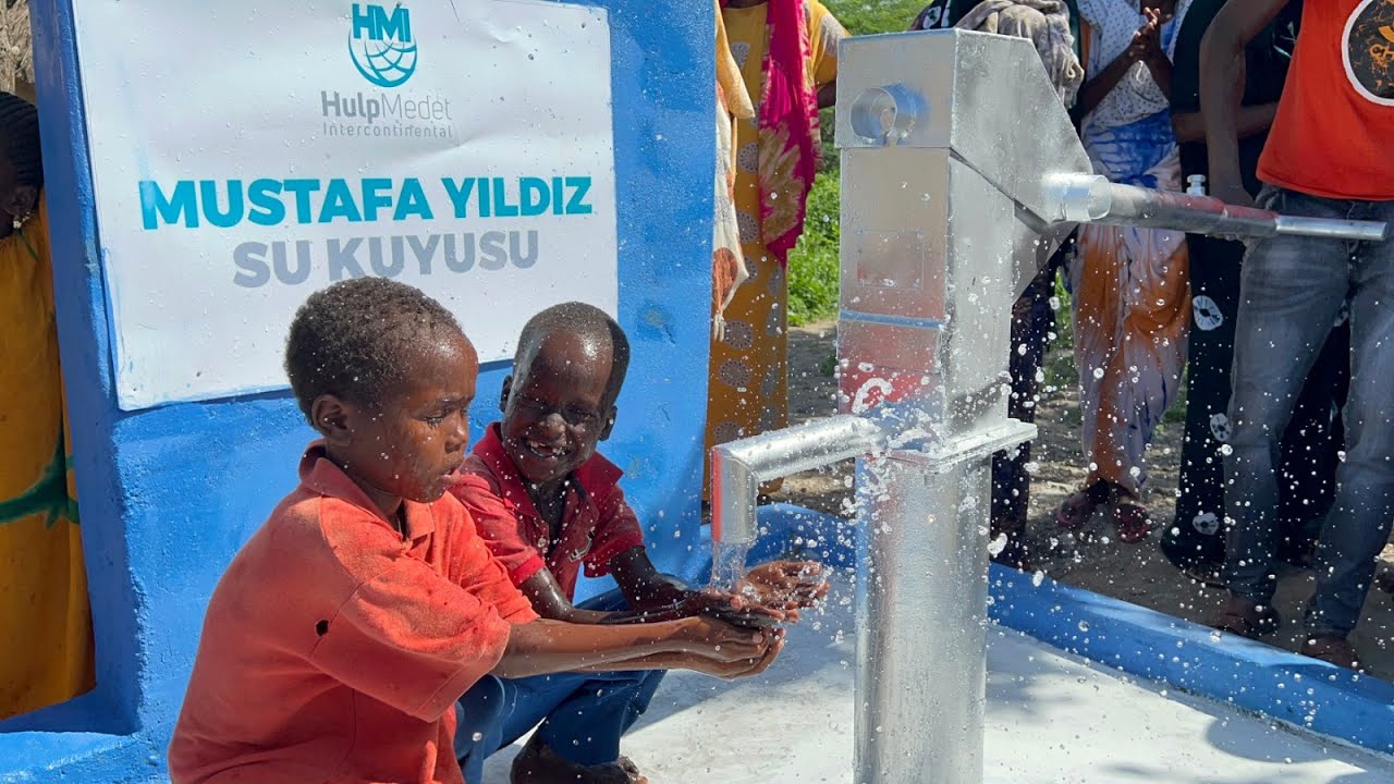 Afrika'da Su Kuyusu Açtırmak | Mustafa Yıldız Su Kuyusu