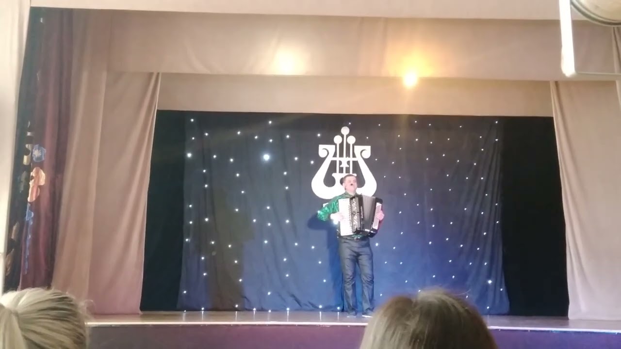 В. Новіков 