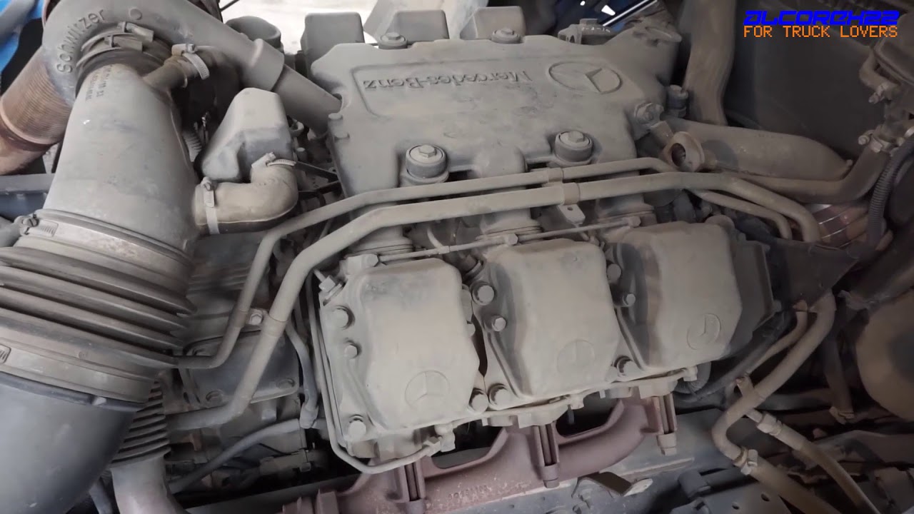Mercedes-Benz OM501 LA Engine View