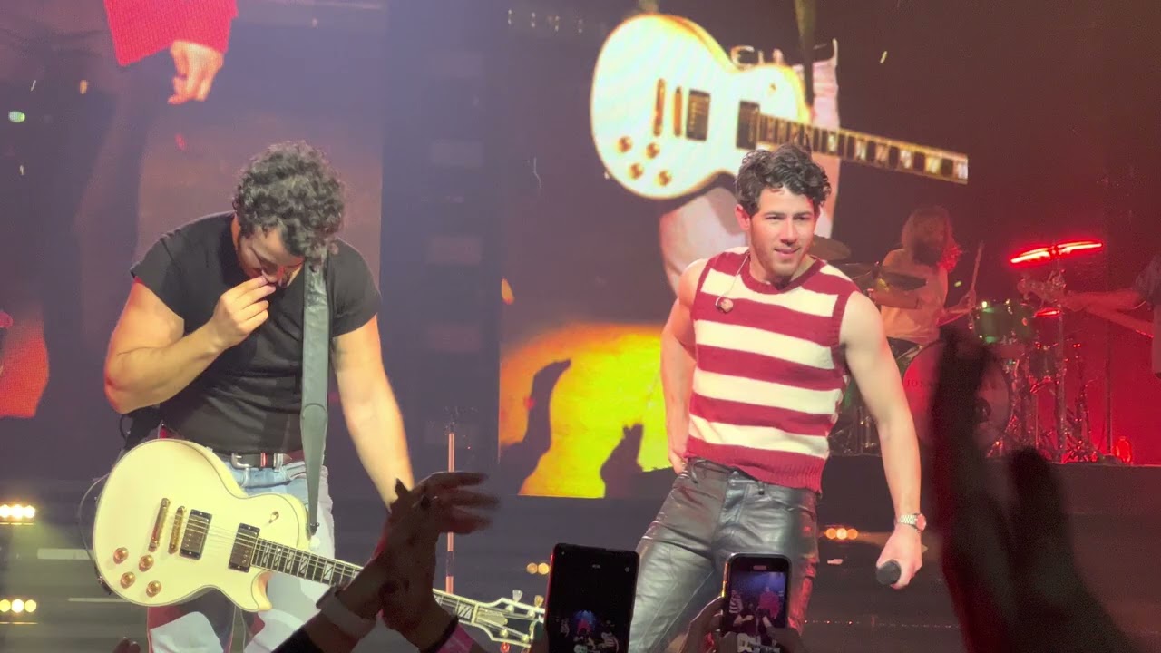 Jonas Brothers Live In Vegas: Burnin’ Up