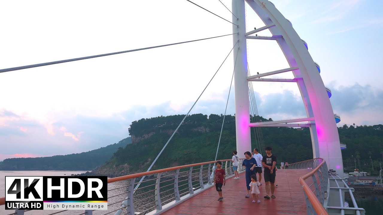 Saeyeongyo Bridge, the symbol of Seogwipo Port, walking tour | Jeju Island Korea 4K HDR