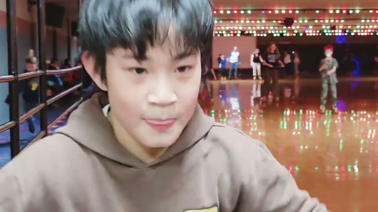 School Family Roller Skating ⛸️ 🛼 