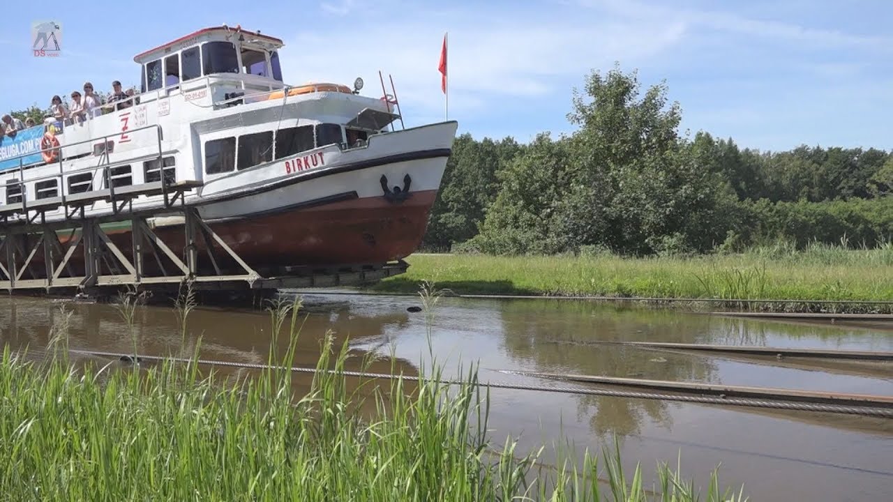 Mit dem Schiff über die Graswiese
