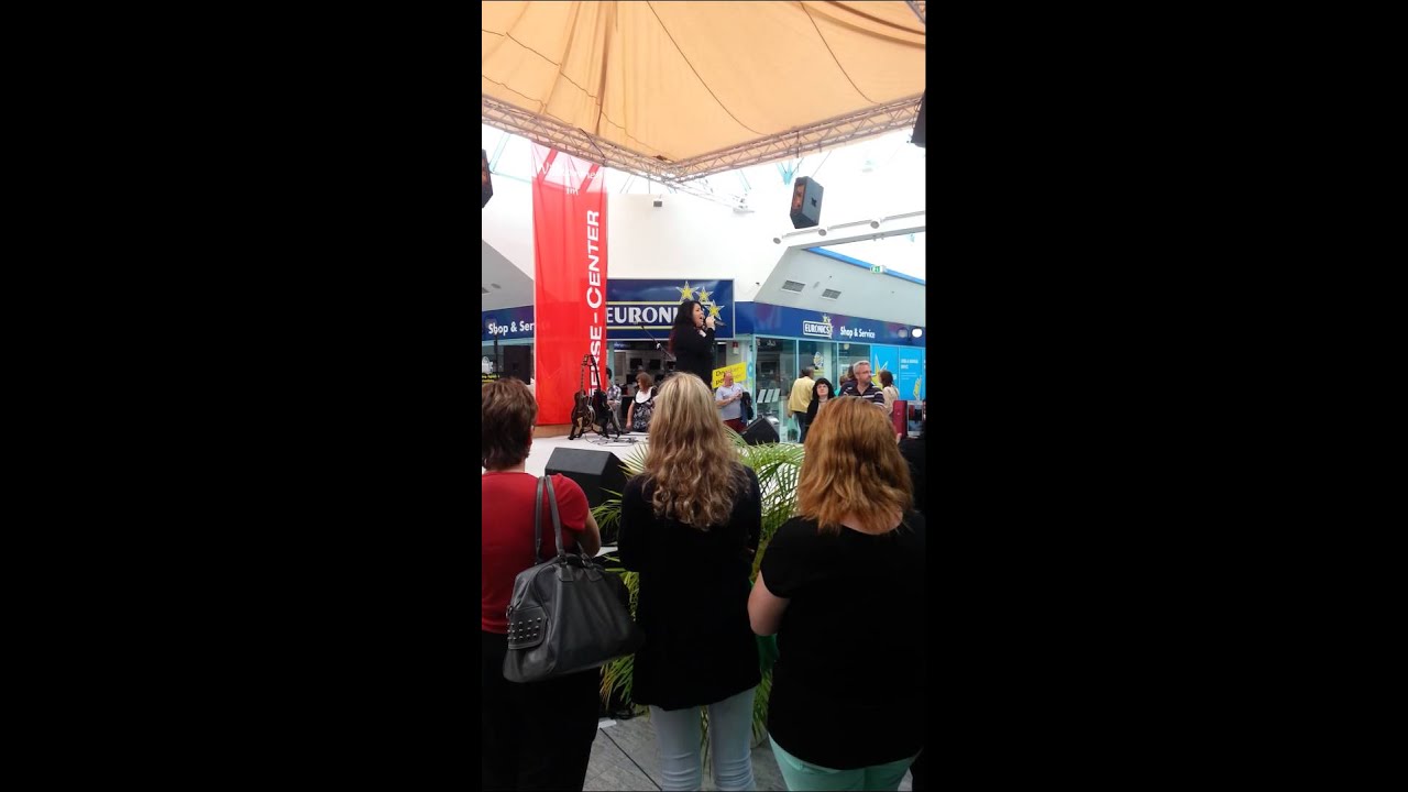 Live Auftritt Back to Black Julia Kraus