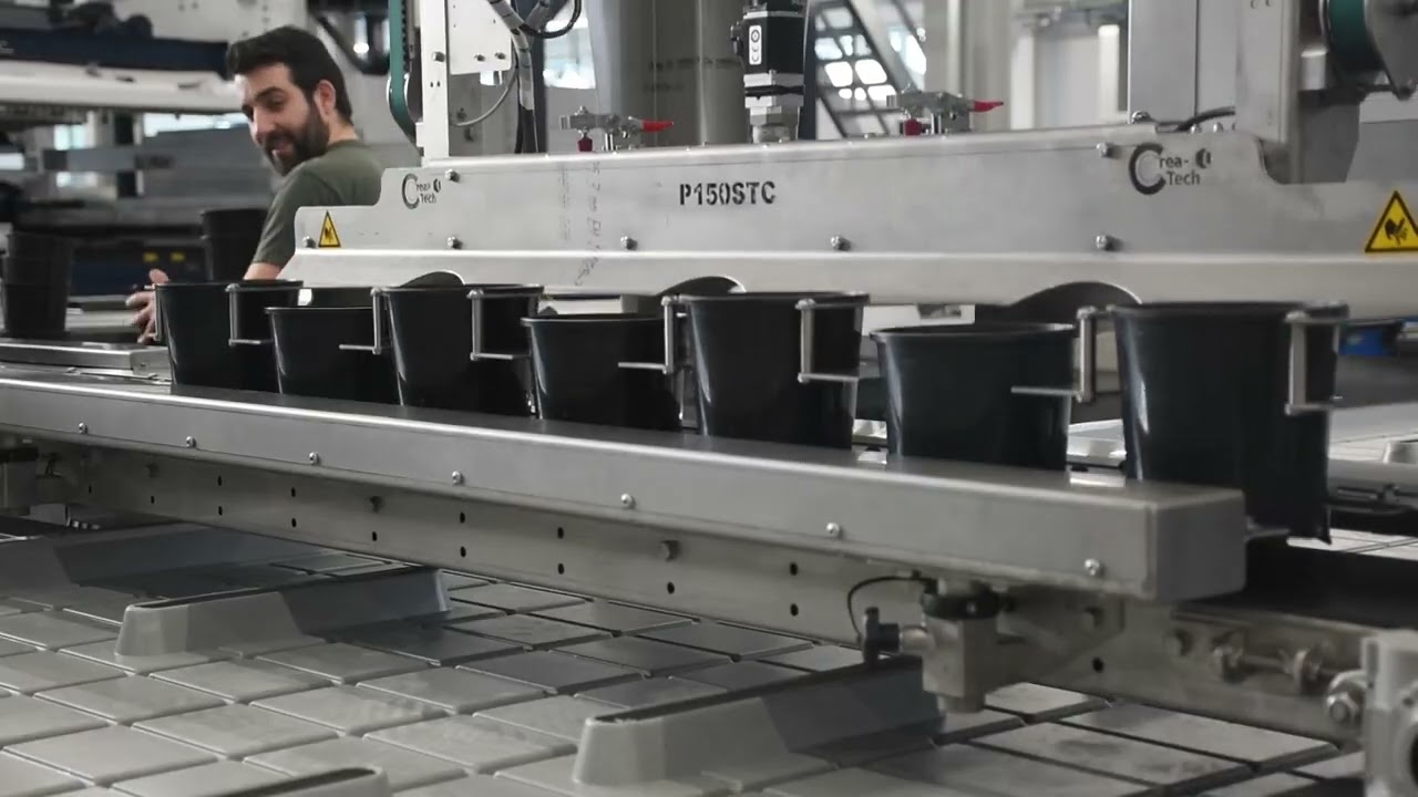 Pot Spacing Gantry to automatically space plants in pots