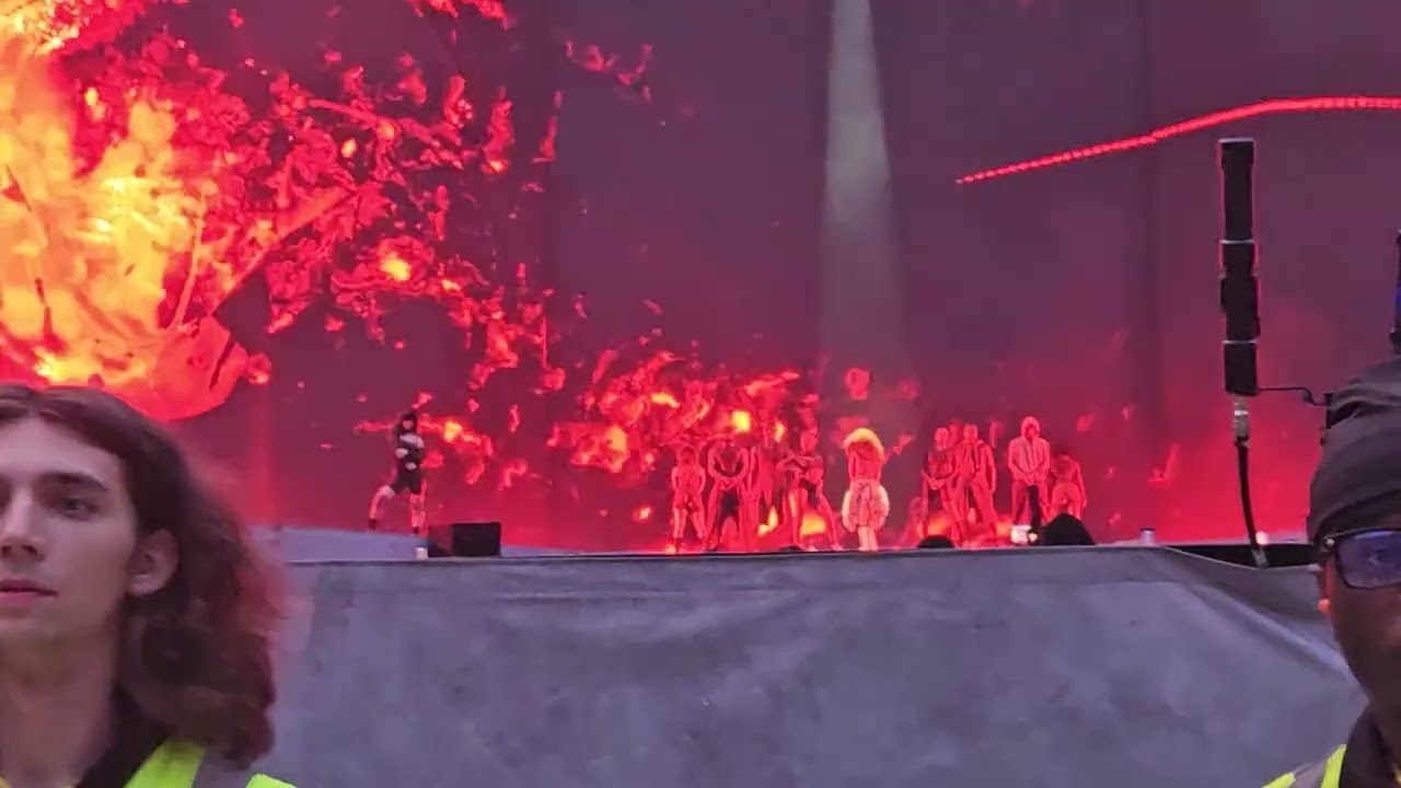 SZA - Consideration / Low Live @ Grand National Tour Tottenham Stadium London (23/07/2025)