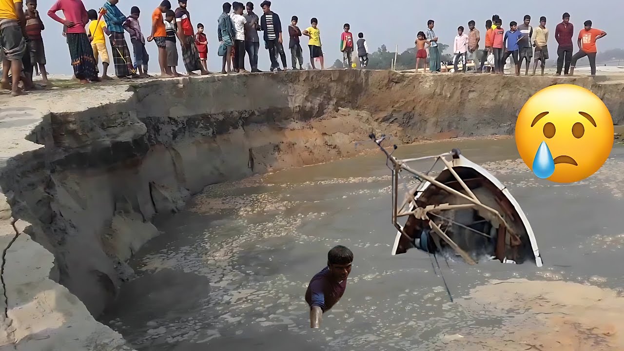 River erosion in Bangladesh / বাংলাদেশের নদী ভাঙ্গন।