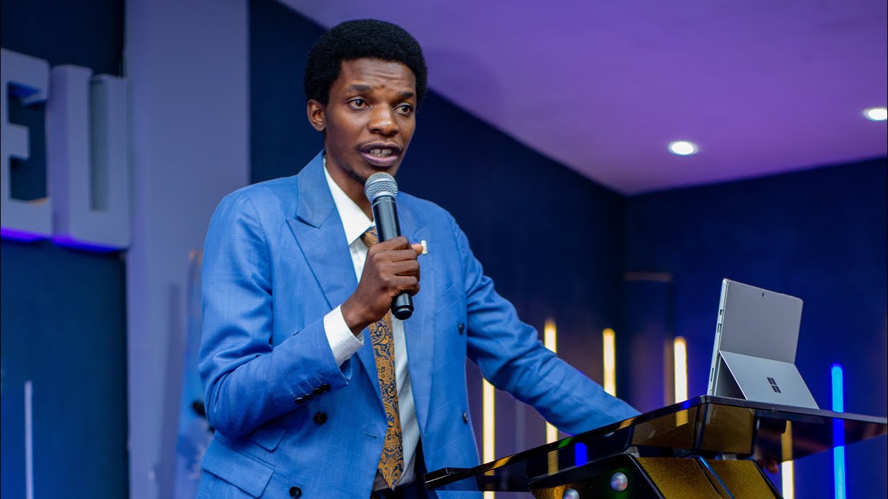 PROPHETE VALERY KOJ - DE L'ENFANCE A LA MATURITE SPIRITUELLE