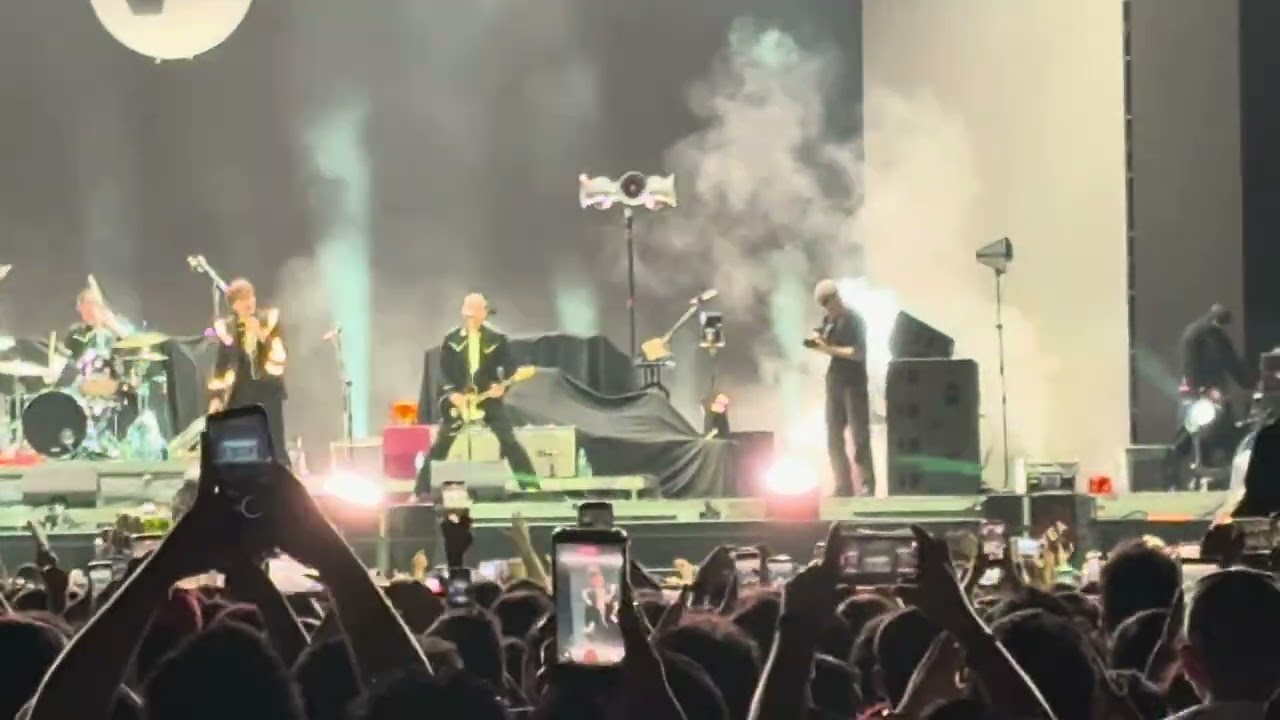 The Hives - Come On! / Tick Tick Boom (Concierto en Estadio de San Marcos Lima 25 Enero 2026)