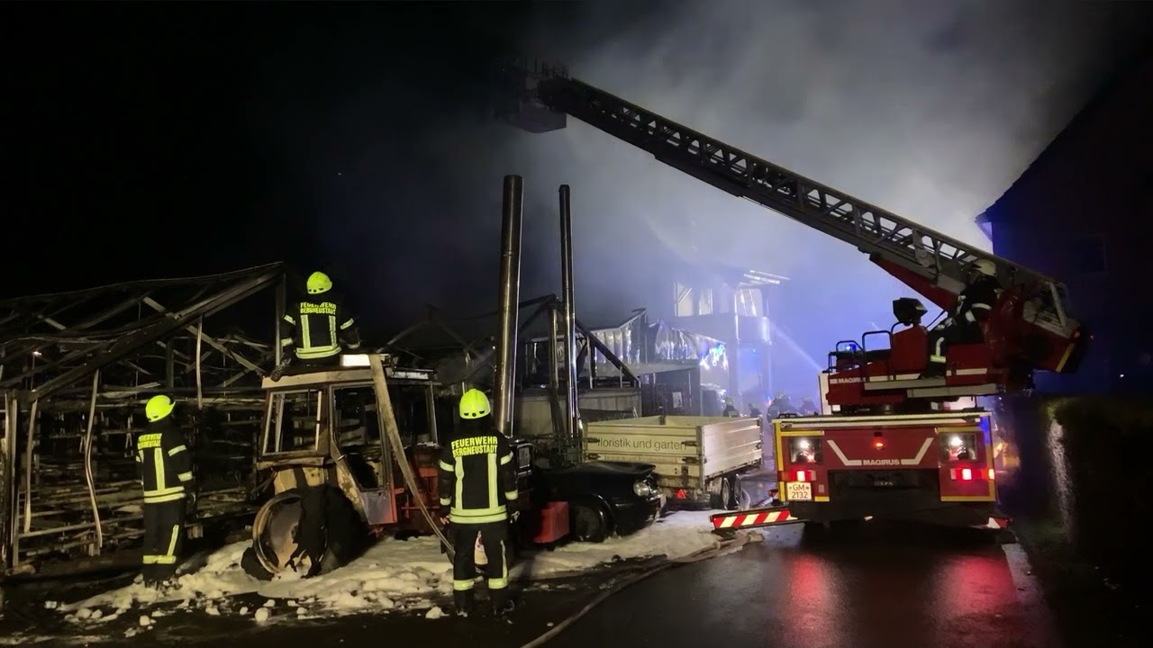 Großbrand eines Garten- und Blumenladen in Wiedenest