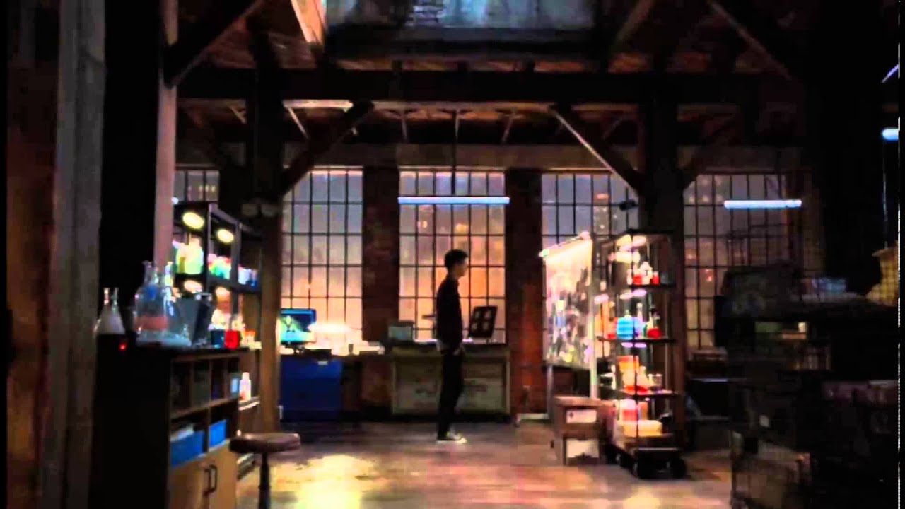 Arrow 2x09 - The Birth of the Flash