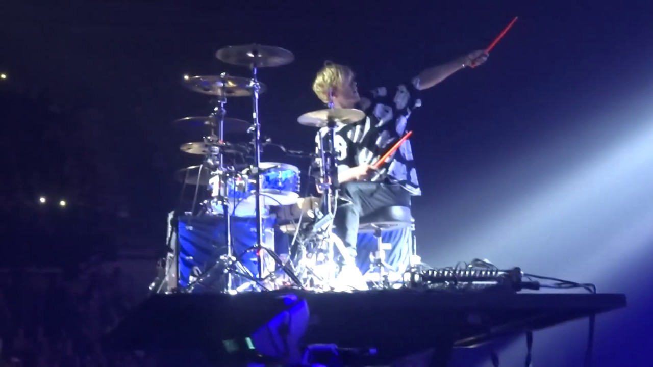 The Vamps - Tris & Brad Drum Off - Sheffield Arena