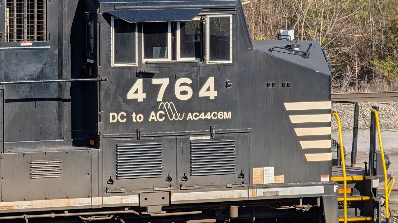 Live at the Cliff w/our mobile livestream rail cam & full train action. Say hi to S Coffey. #railfan