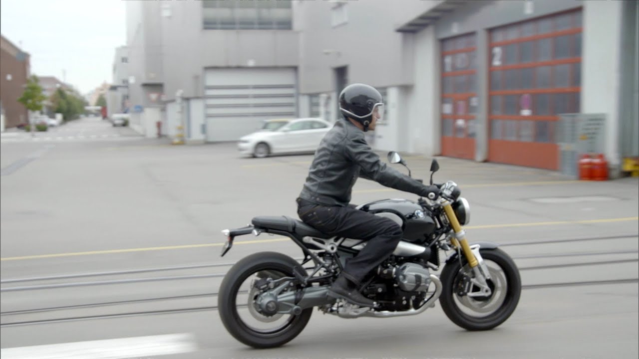 BMW R nineT - Driving