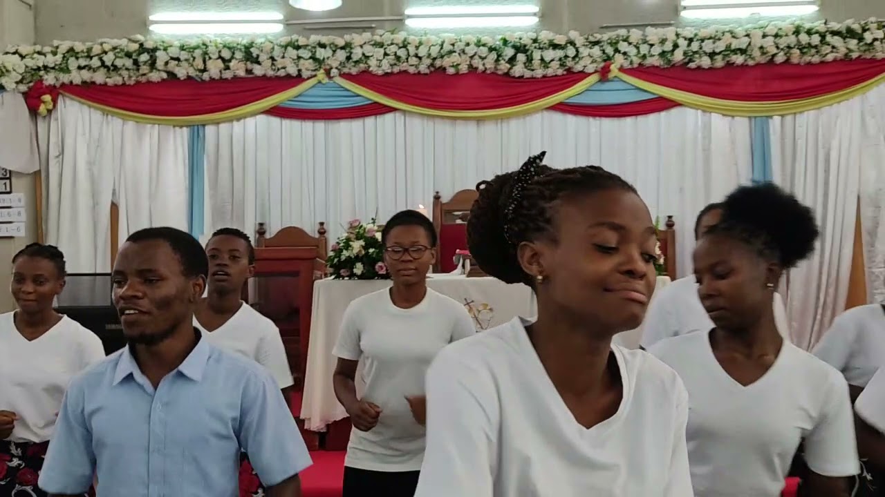 USCF MLIMANI CHOIR CCT - TEMBEA NASI