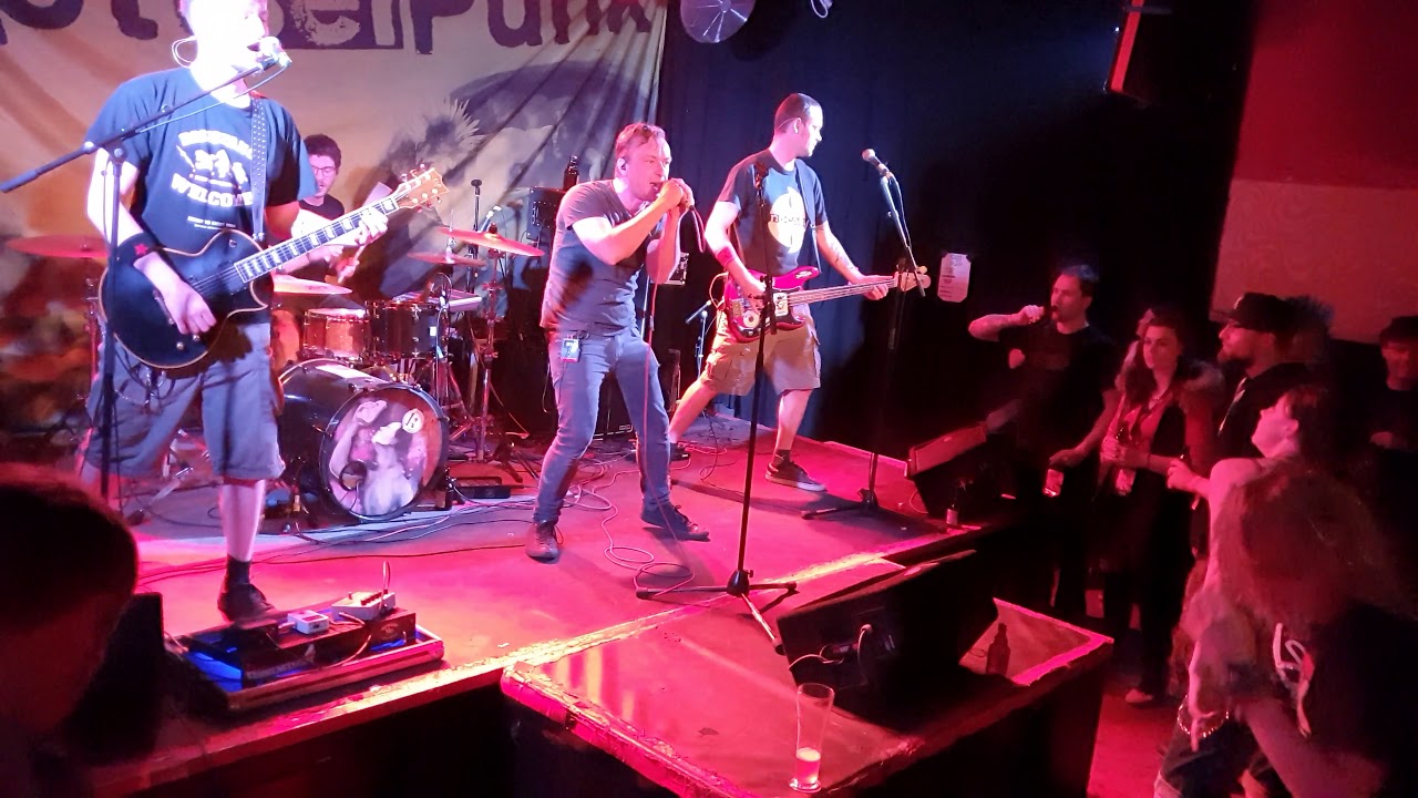 Fahnenflucht - Schwarzmaler / Willkommen in Deutschland Live @ Gott Sei Punk, Hamburg (08-06-2019)