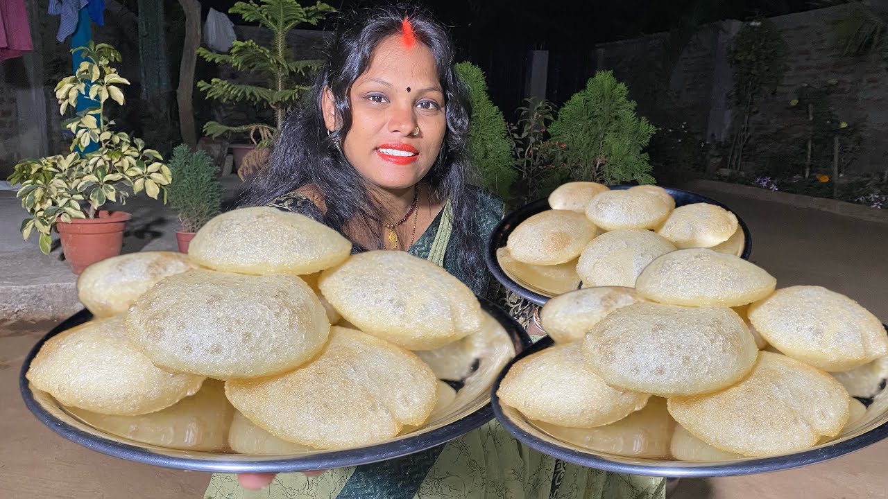 इस नये तरीके से बनाएं चावल के आटे की मीठी पूरियां || Rice Flour Recipe || Village Tasty Bhojan