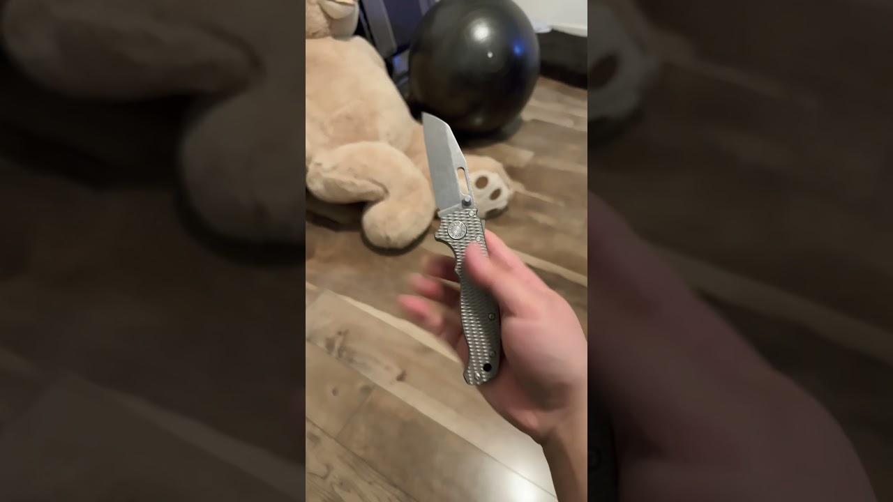What&rsquo;s the Best Fidget Knife? #edc #knife #shorts #metalcomplex #fidget #demko
