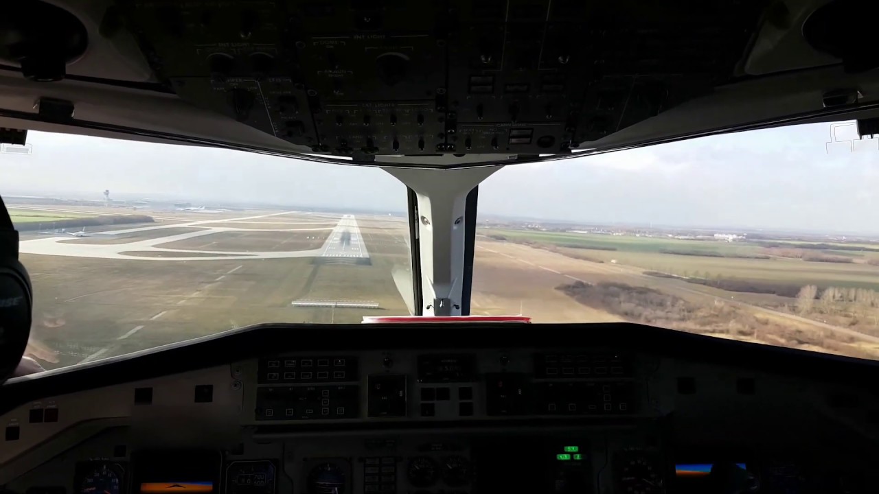 Cockpit view landing SAAB 340A