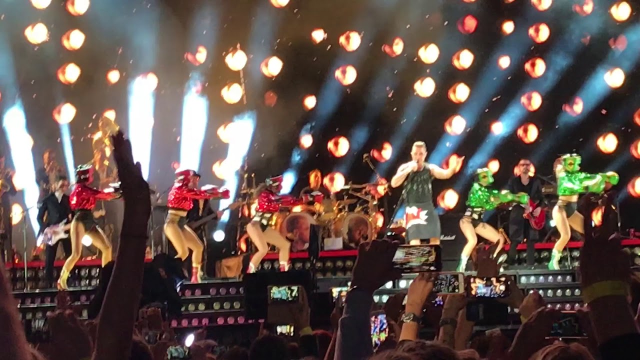 Robbie Williams, Prague 19.8.2017 - Opening show