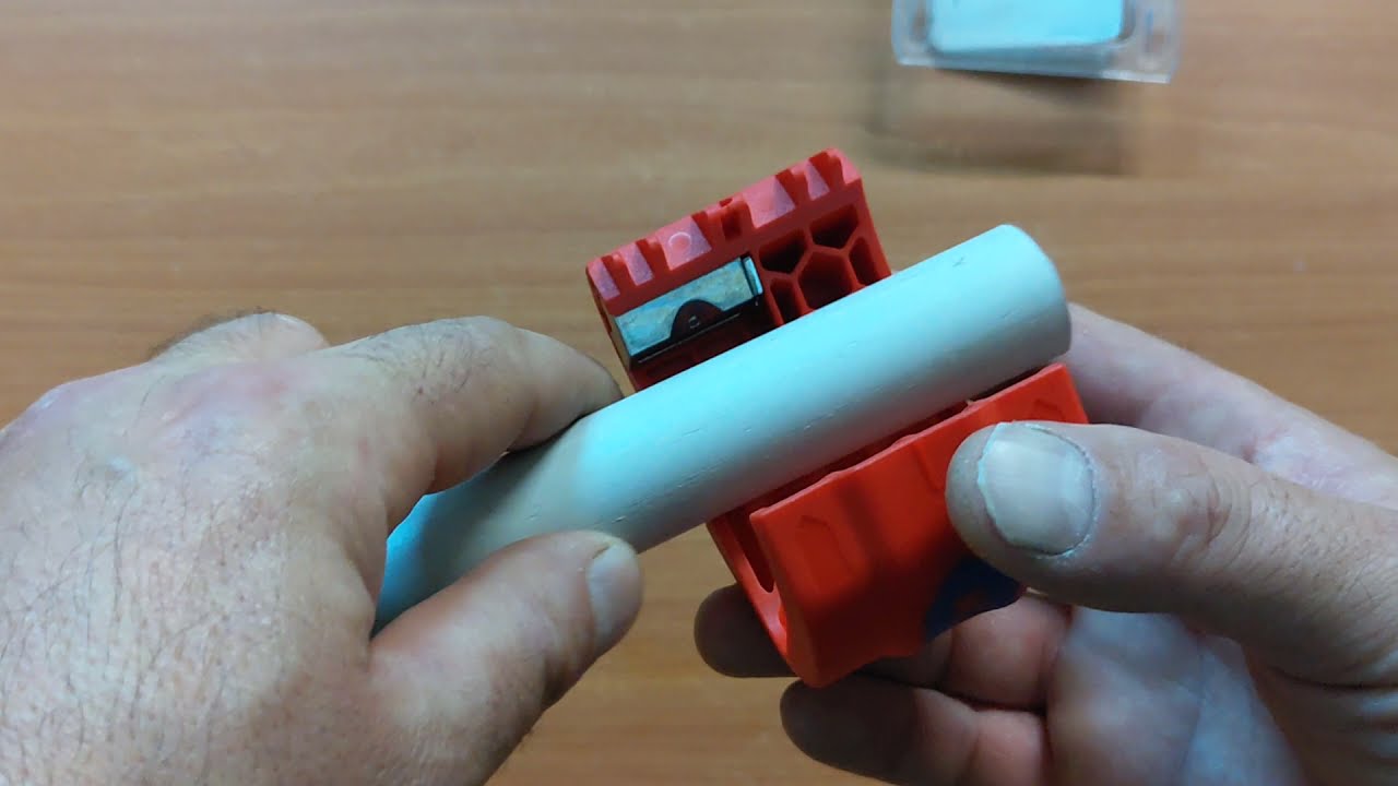 Knipex Bix 90 22 10 BK Plastic pipe cutter. Tăietor pentru țevi de plastic Knipex Bix.