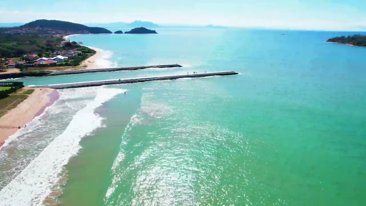 Praia Rasa - Armação dos Búzios - RJ - Visto de cima em 5.4K Dji Air 2S