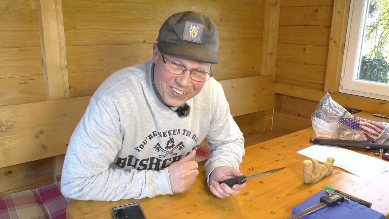 Das Outdoor- und Arbeitsmesser TERÄVÄ Jääkäripuuko 140