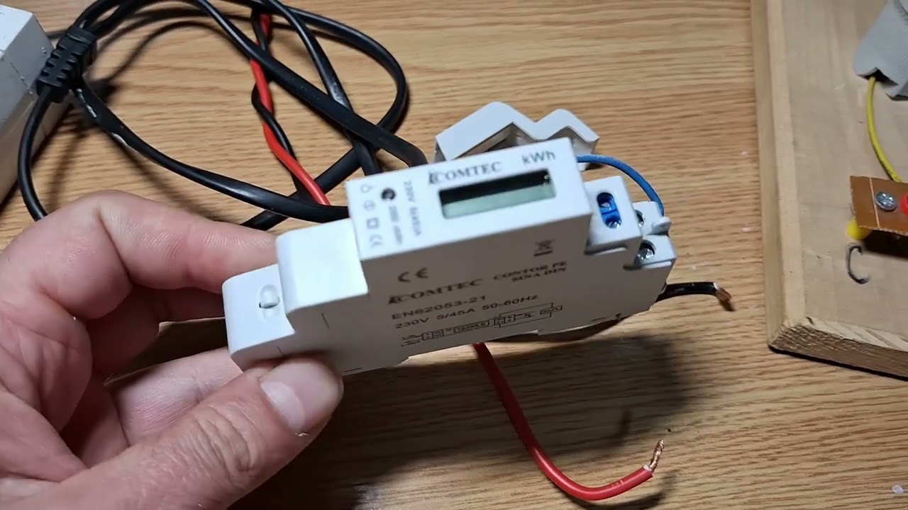 Contor electric de curent alternativ pentru montare pe șină (panou)