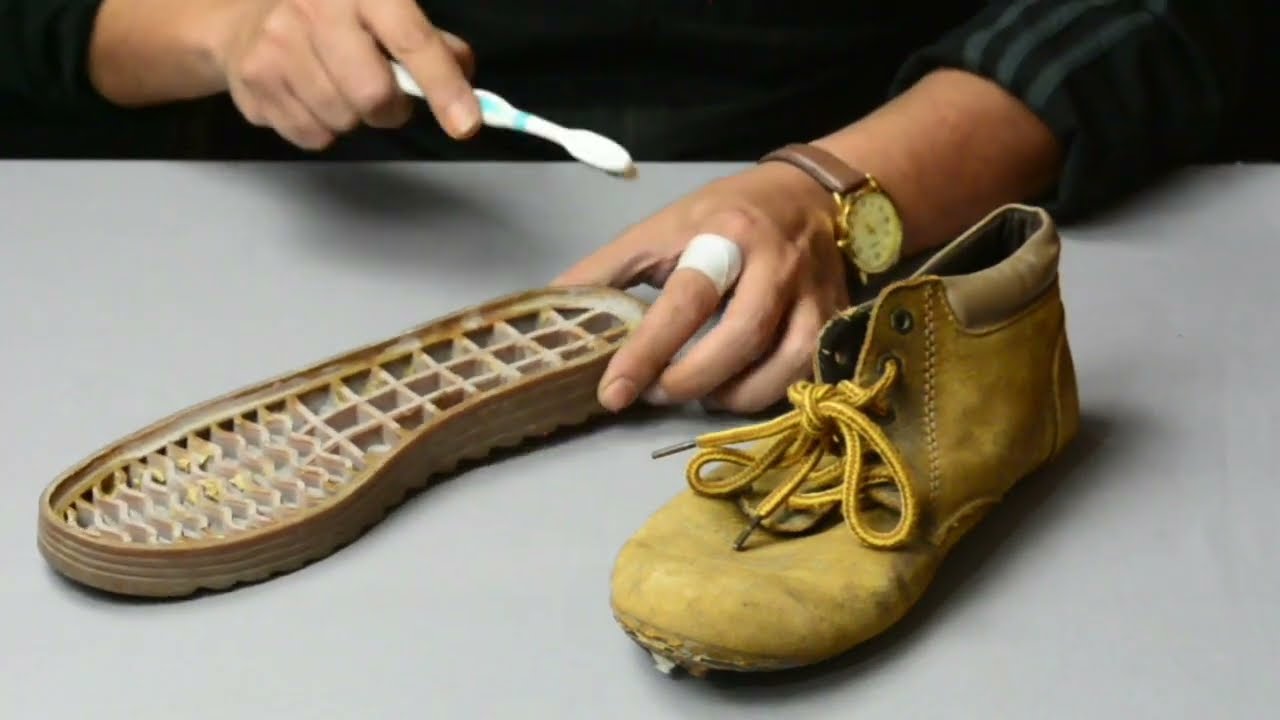 Repair old shoes    إصلاح الحذاء القديم بأدوات منزلية
