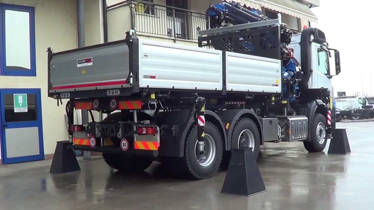 Mercedes Arocs 3 assi - Impianto per allestimenti demontabili con gru Fassi F365