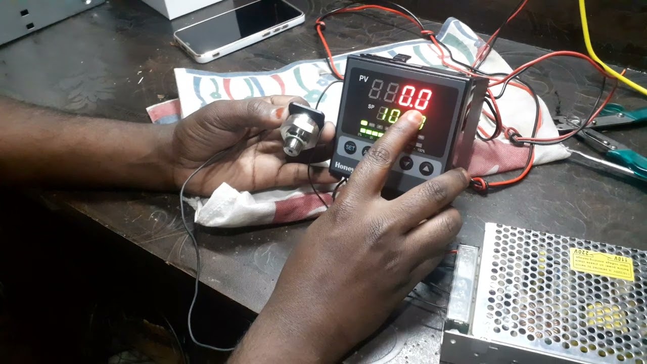 Pressure transmitter connection / Honeywell controller