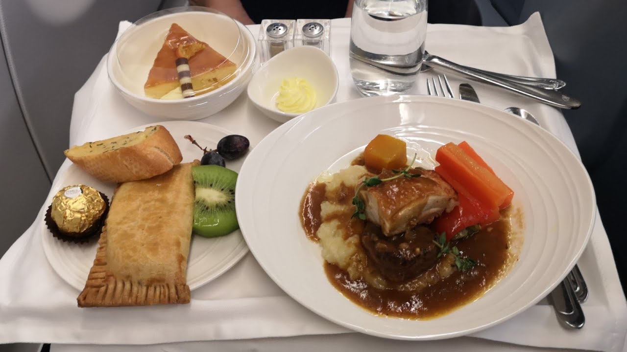 REVIEW PENUH LAYANAN MENAIKI BIZZ CLASS UNTUK JEMAAH UMRAH BY MALAYSIA AIRLINES