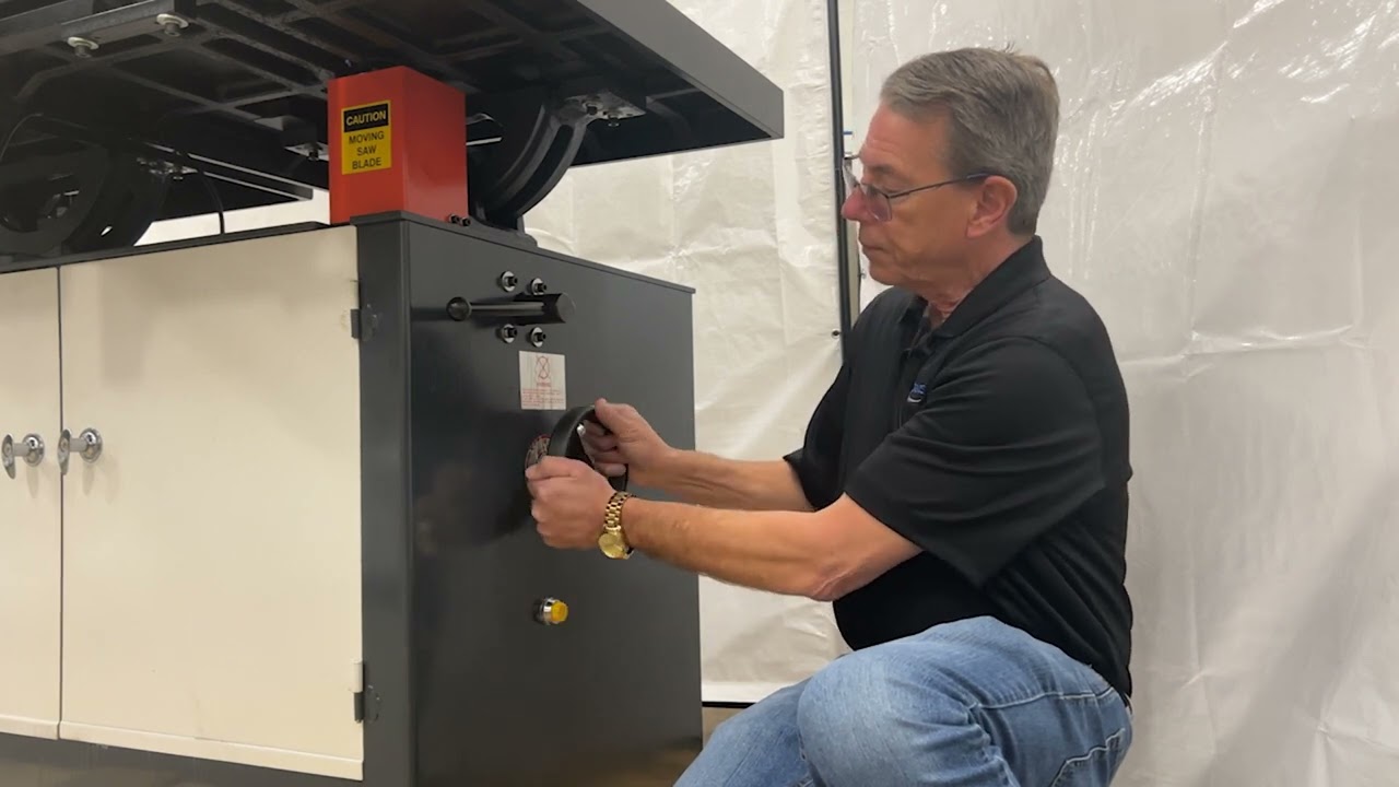 V4012F Vertical Bandsaw Demonstration