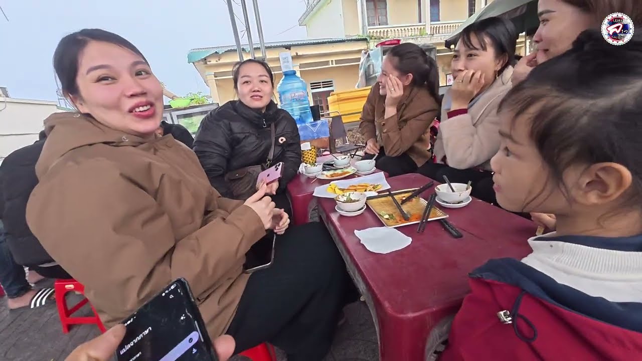 สาวๆเวียดนามมารวมตัวกันร้านนี้เมนูเวียดนามพึ่งเคยกิน l เขยลาว🇹🇭🇻🇳