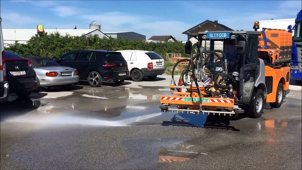 Straßenwaschen mit der Hako Citymaster 1600 - Stangl Kommunaltechnik