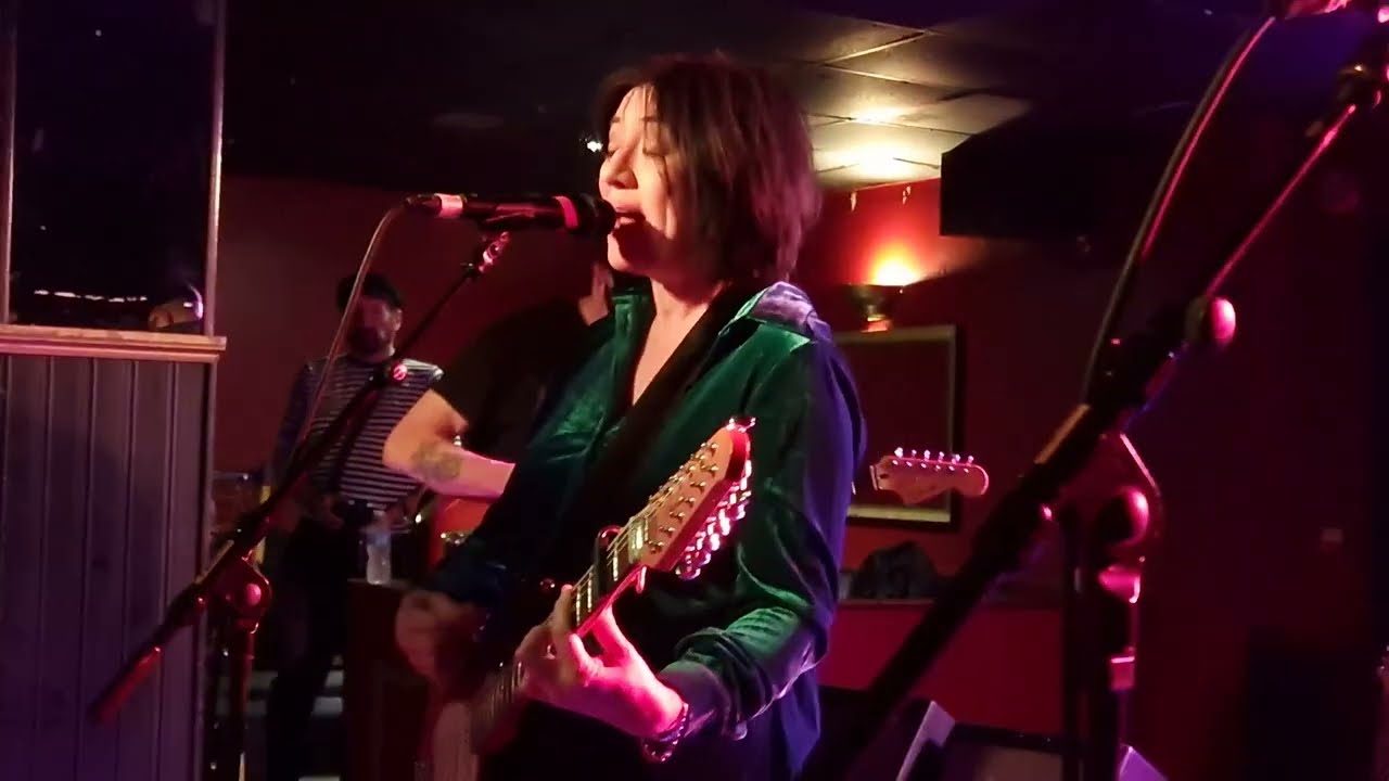 Miki Berenyi Trio - full concert (live) @ The Face Bar, Reading - 12.12.25